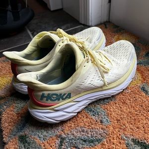 Hoka Clifton 8